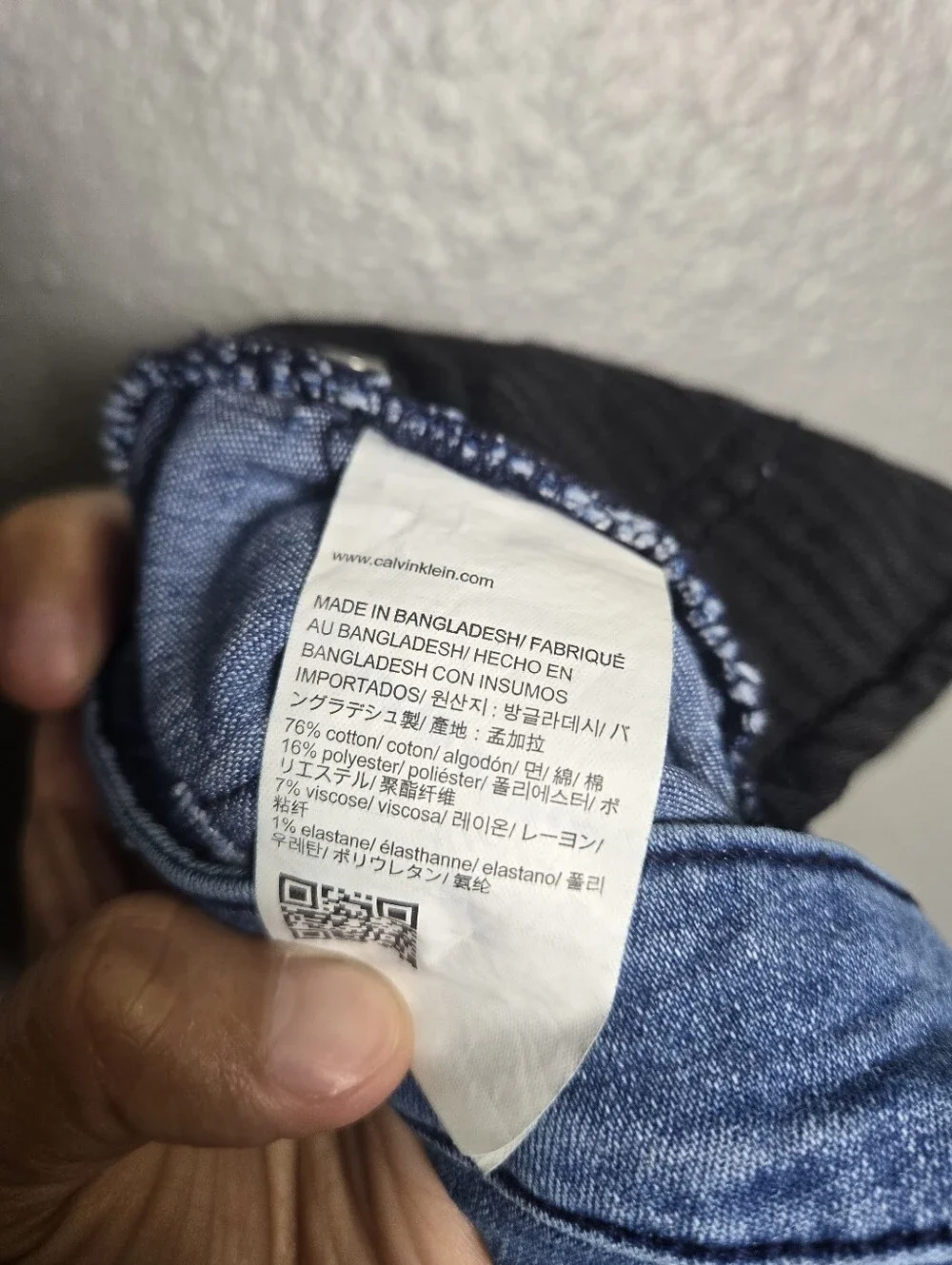 Calvin Klein City Short Size 10 Medium Wash